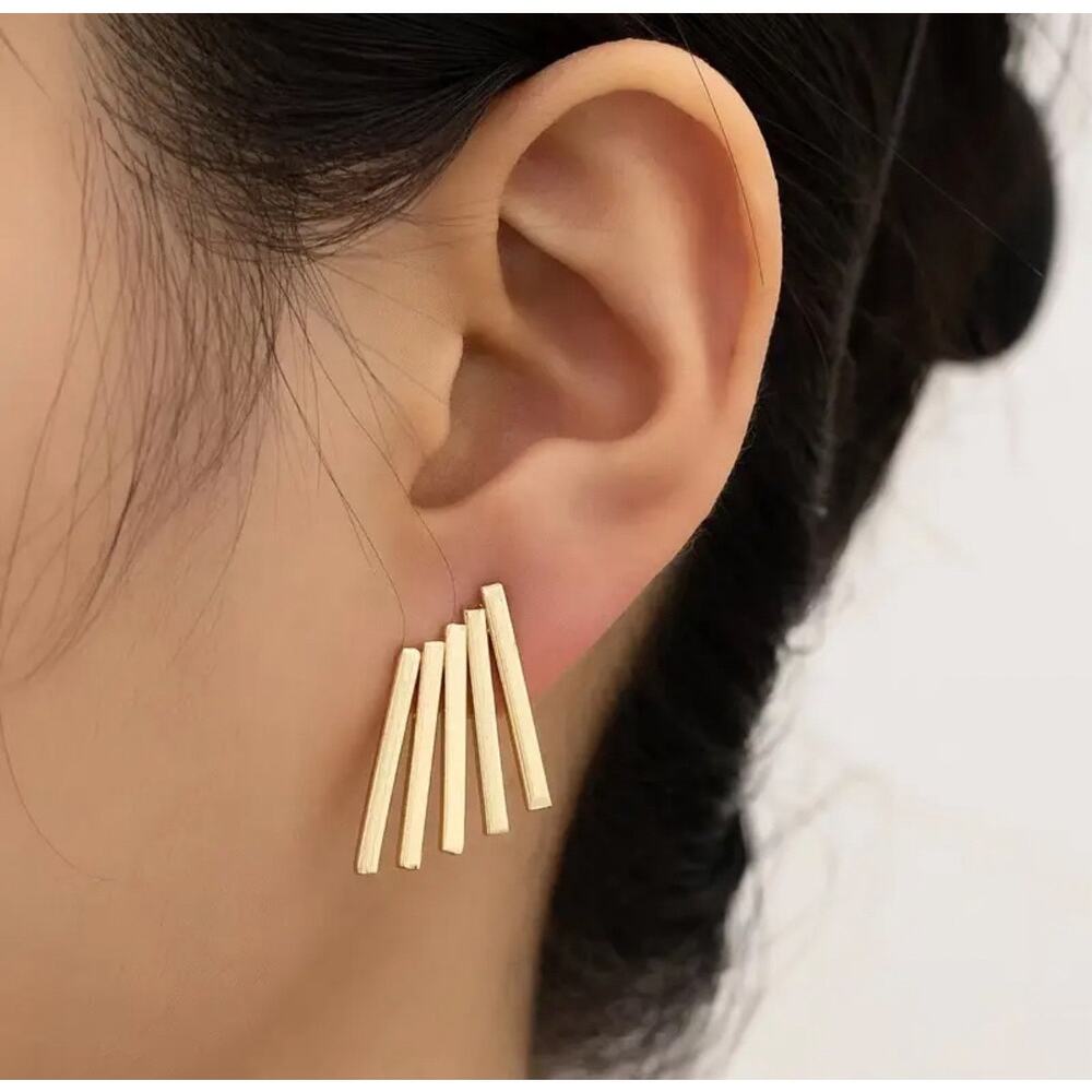Unique Gold Geometric Line Stud Earrings Alloy Earrings Elegant Style Jewelry